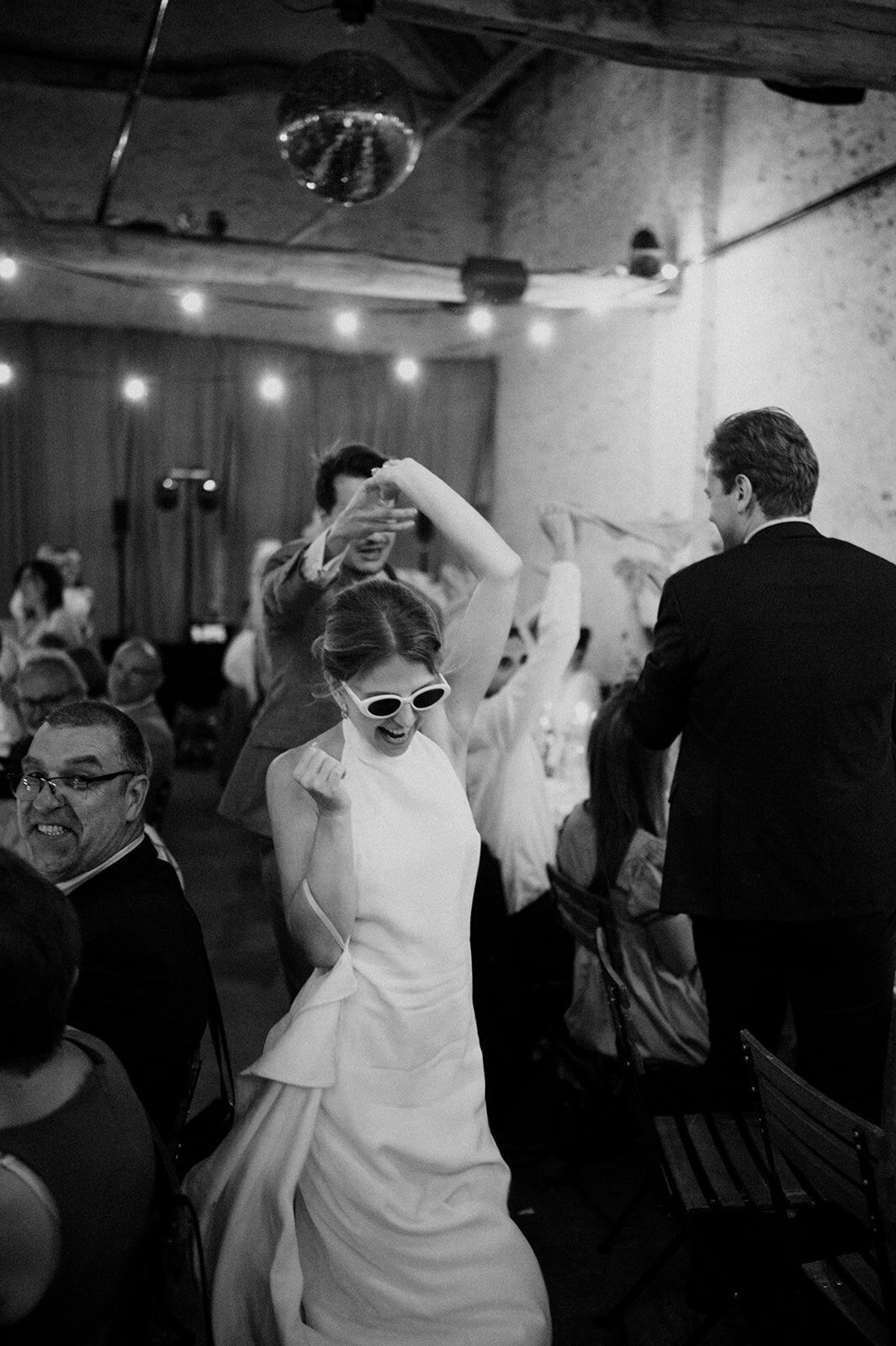 Herentals, salon weddings, moody, authentiek, alternatief trouwen,bruid, 2026, elopent, intiem, spontaan, tijdloos, trouwfotograaf, antwerpen - diner & dessert-65