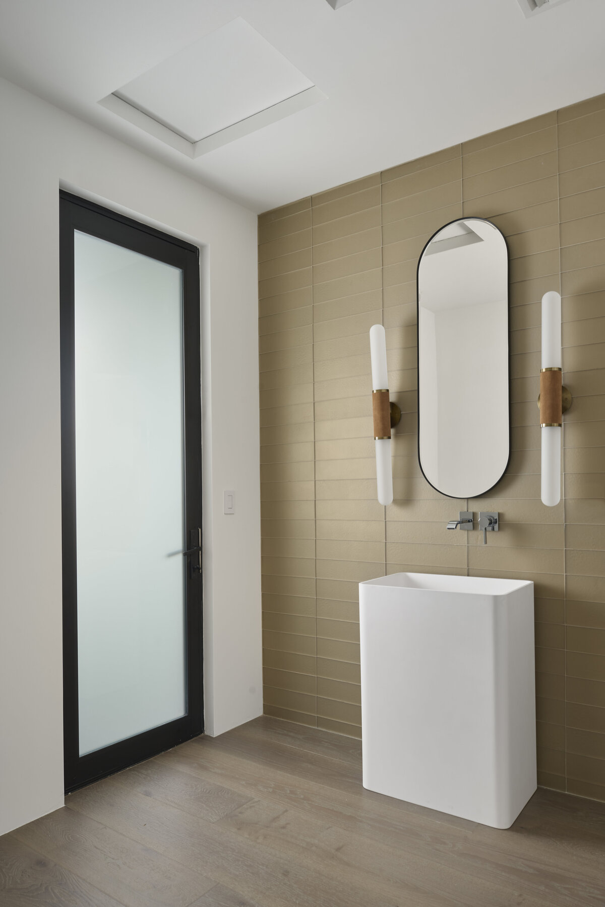 poolpowderroom