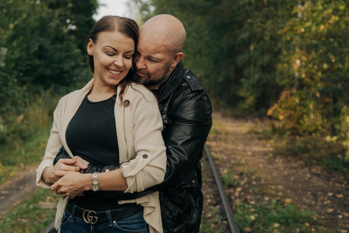 Pariskuntakuvaus Lahti, Hollola, Asikkala, Vääksy, Helsinki, Vantaa, Espoo, Porvoo, Loviisa, Fiskars, Tampere, Turku, häävalokuvaaja, häävalokuvaus Lahti, Parikuvaus Lahti, Päijät-Häme