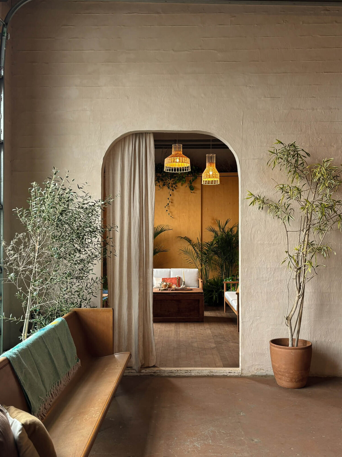 5435AA69-BD1D-4DA5-953D-A616098B6FB2_1_102_a