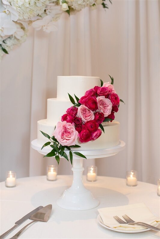 sanctuary-camelback-resort-wedding-reception-pink-and-white-cake-1