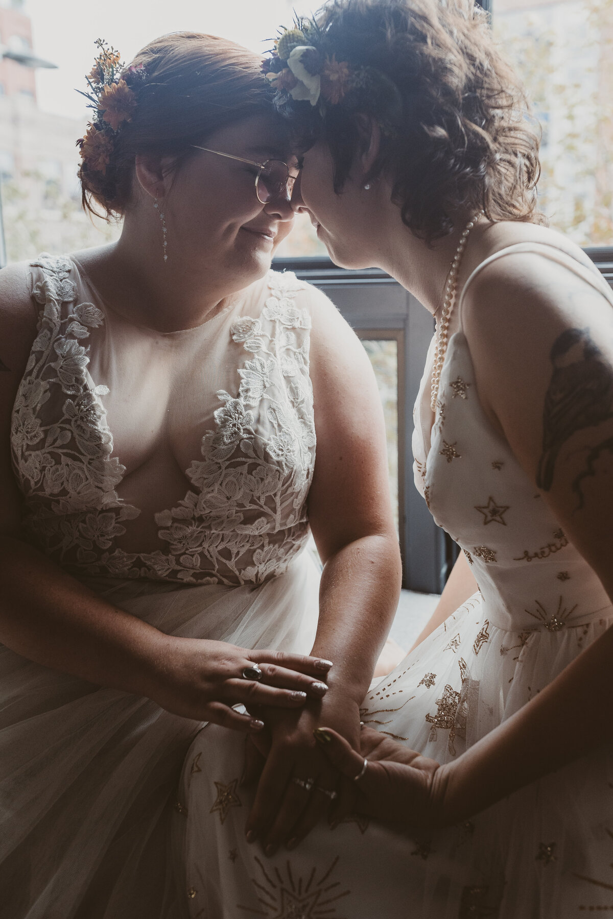 morgans-on-fulton-wedding-gay-queer-photographer-wedding-chicago-41