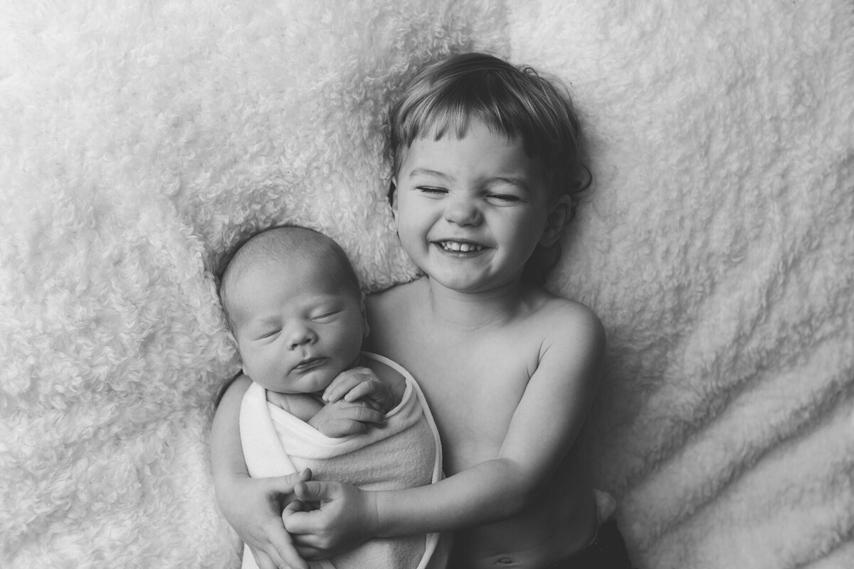 newborn-photographer-near-me-elkhorn-wi-munchkin-moments