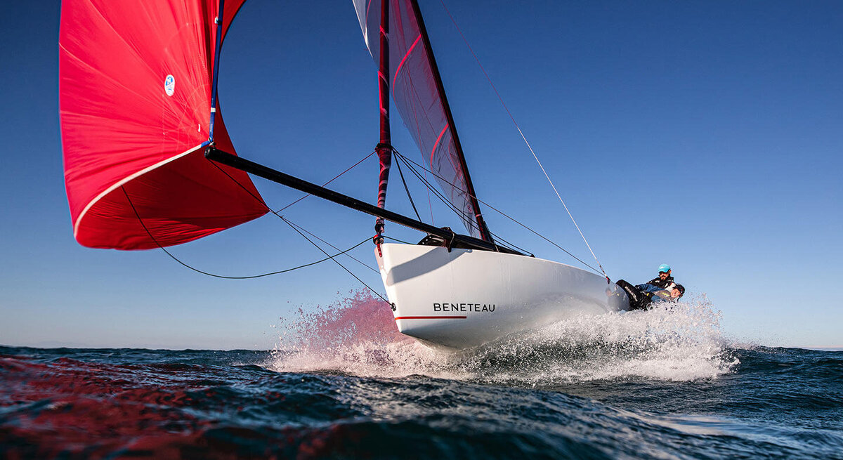 beneteau-first-18SE-exterior-2