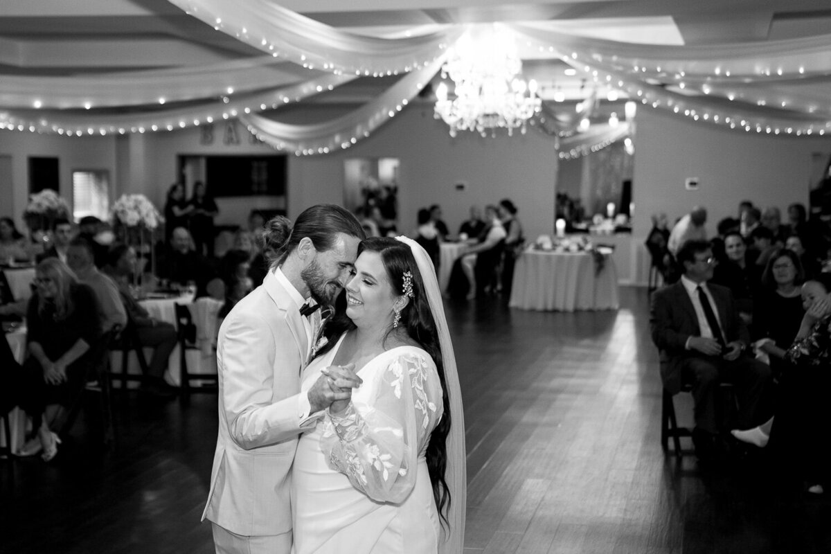 first-dance-black-and-white-photography-1