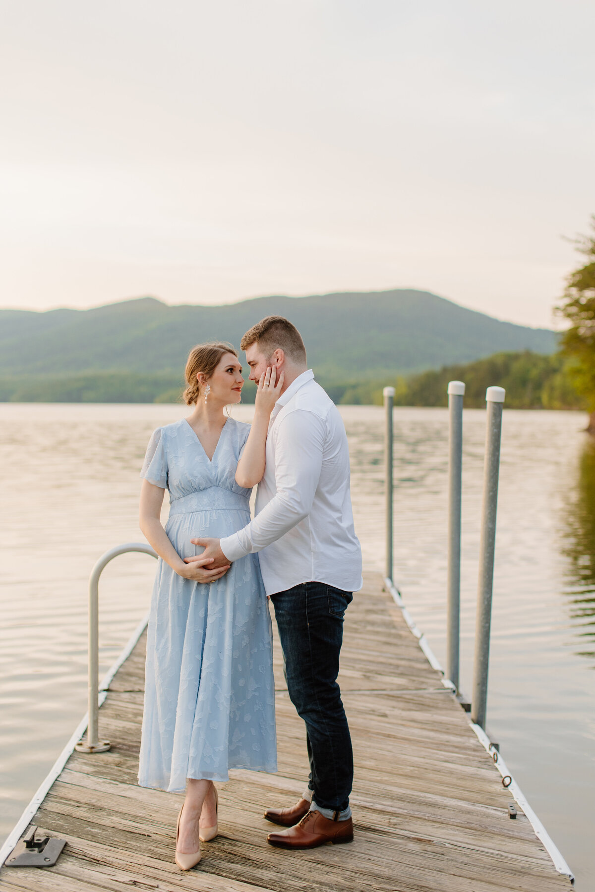 Documentary-Maternity-Session-at-Carvins-Cove-RJ-112