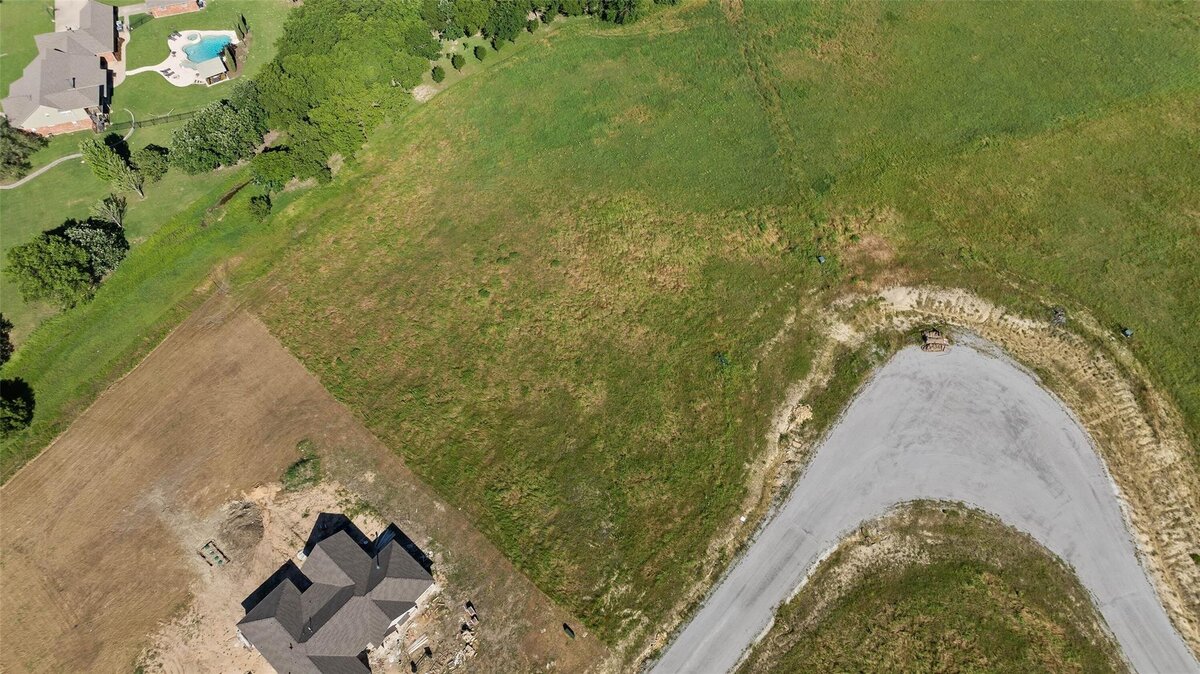 Private lot with road frontage in South Ridge subdivision