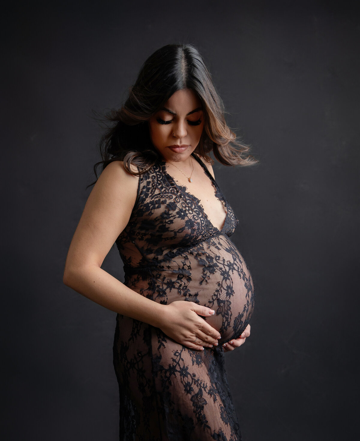 lace-classy-maternity