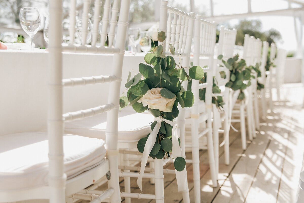 Wedding recewption florals for an outdoor Summer wedding reception