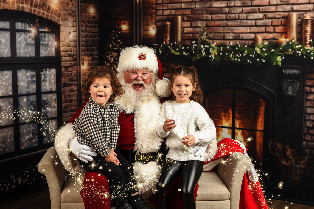 Best NWA holiday photographer, holiday portraits near me, Northwest Arkansas holiday photography, NW Arkansas holiday photos, NWA santa photos