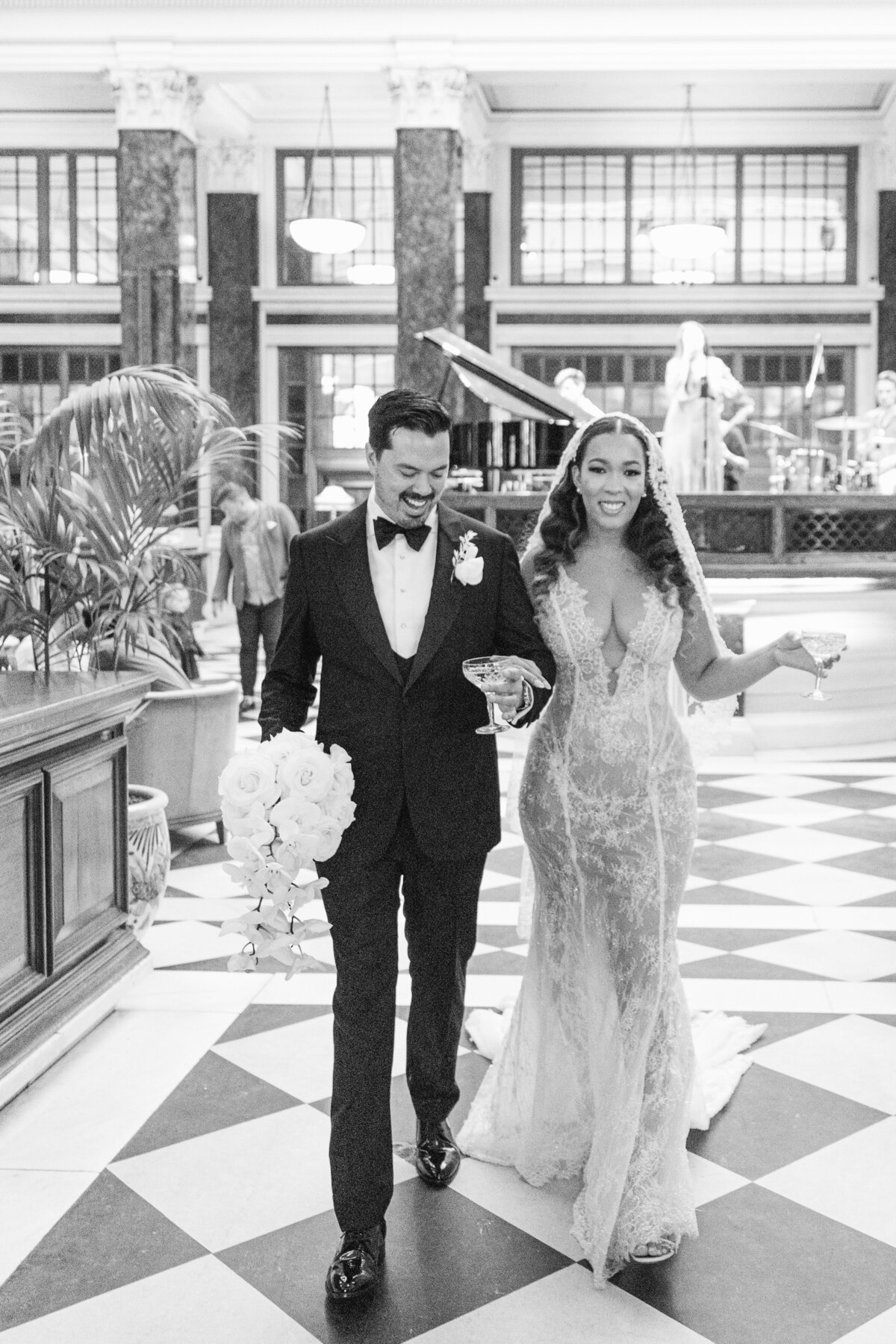 AbieLivesayPhotography-LondonWeddingPhotographer-TheNedHotelWedding-LondonDestinationWedding-LuomaWeddingTour-744-2