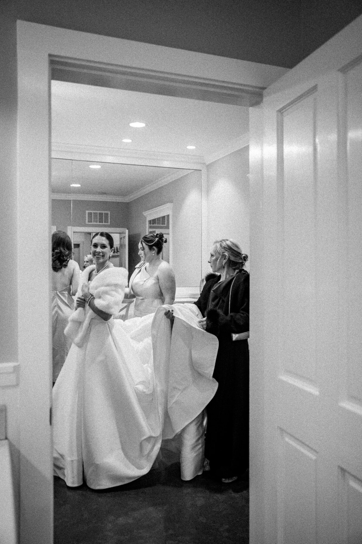 King Family Vineyards Wedding Photographer - Hunter and Sarah Photography-54