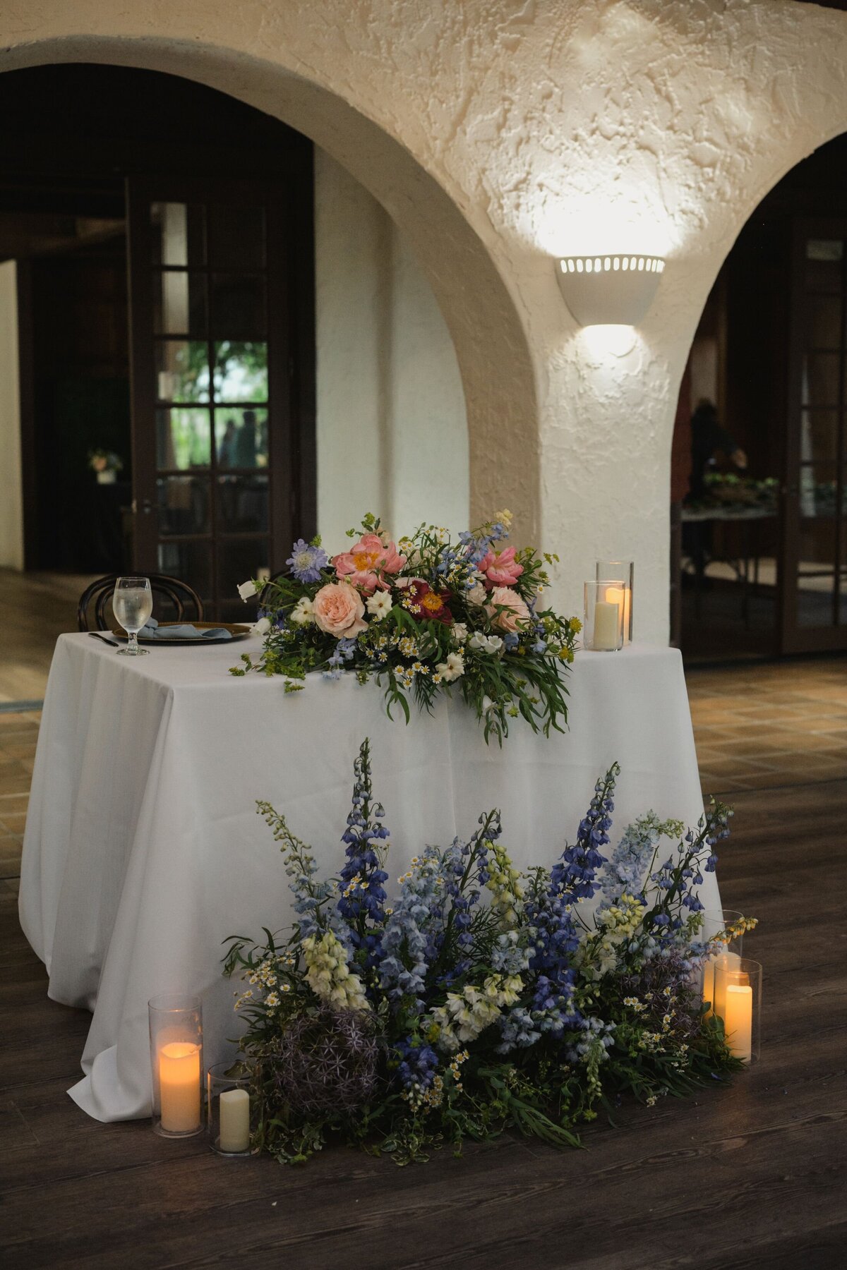 villa parker sweetheart table