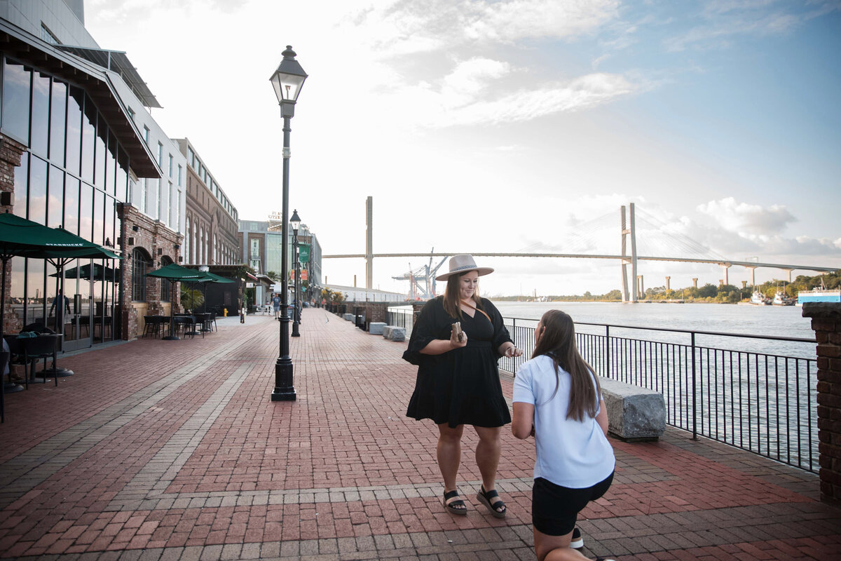 Savannah Riverwalk Proposal | Proposal Photography in Savannah | Phavy Photography