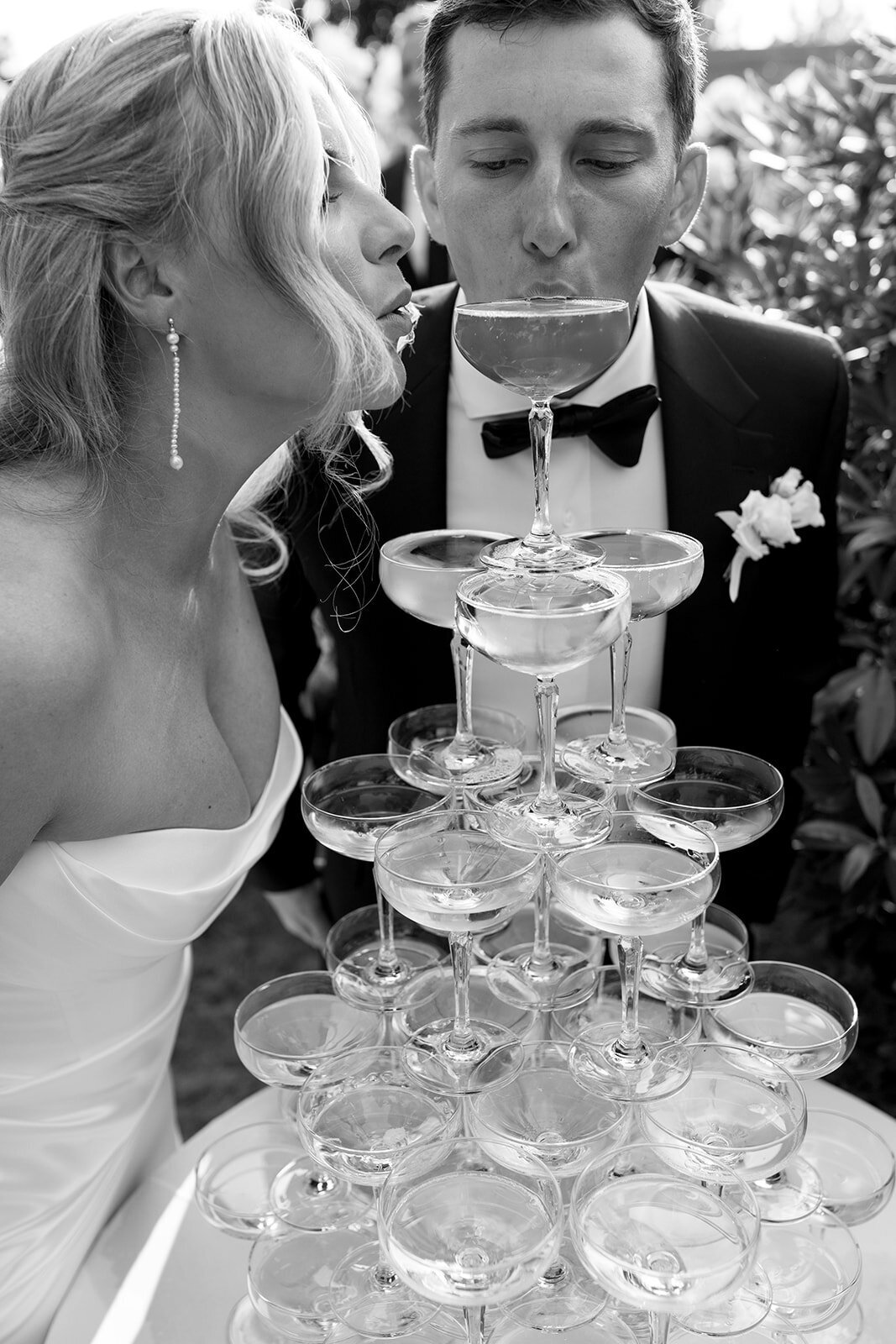 champagne-tower-reception-backyard-vancouver-wedding