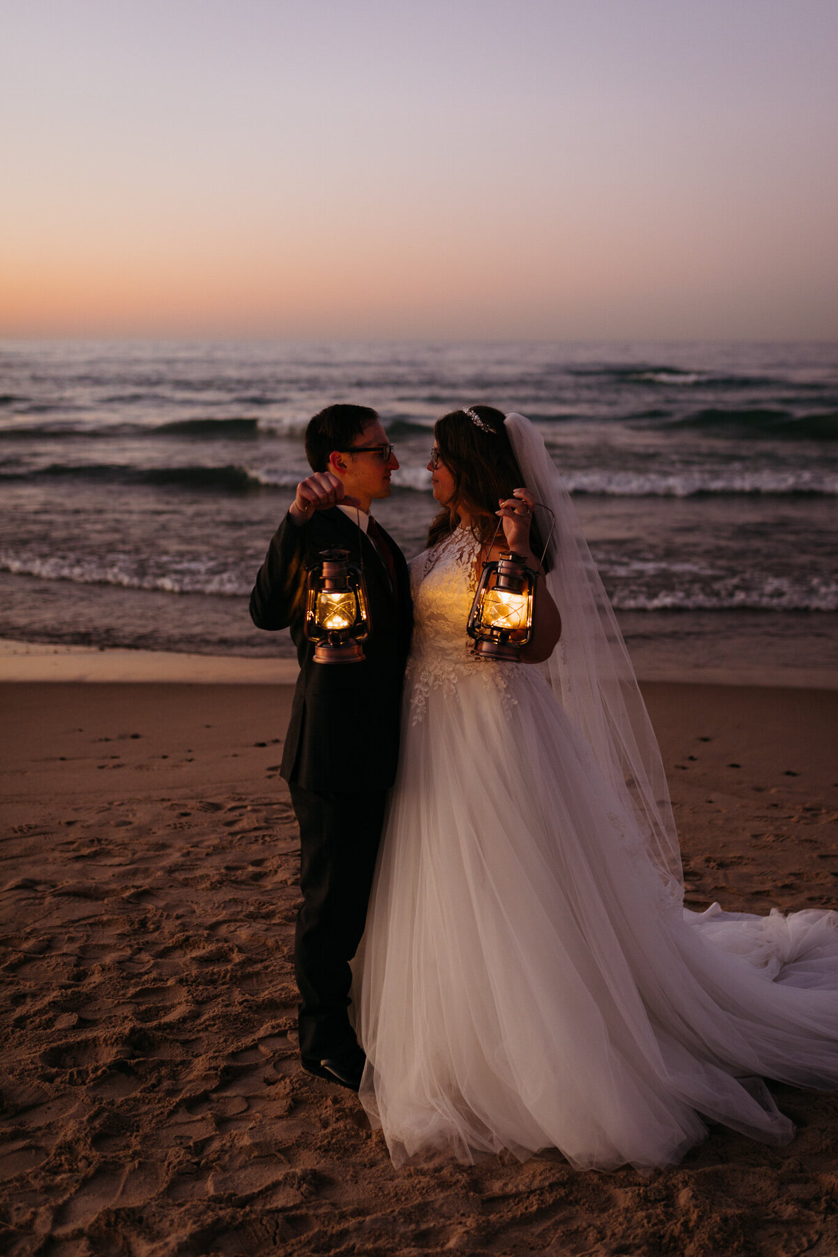 Fall-Indiana-Dunes-Elopement-SparrowSongCollective-112522-Blog-404