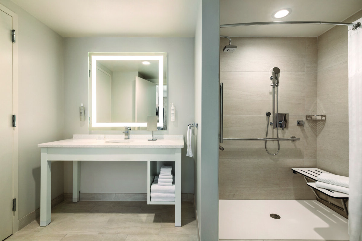 ECPPP_accessible_bathroom_roll_in_shower_02