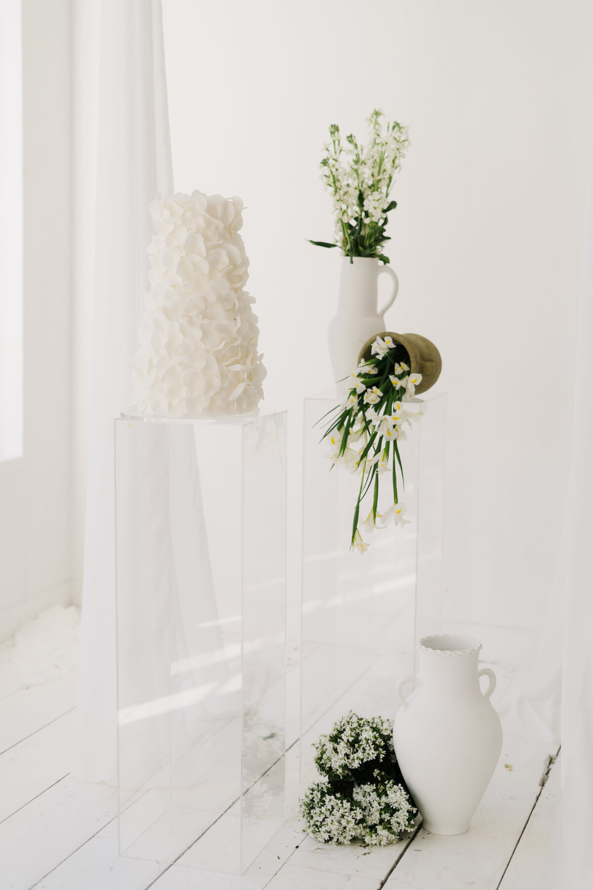 White wedding cake