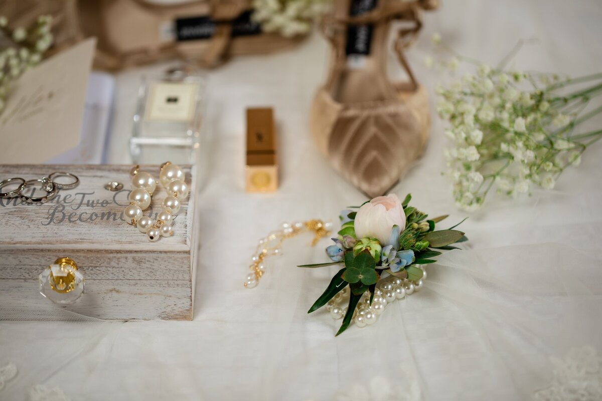 Boutonnieres18
