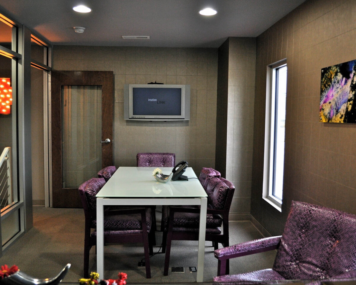 Elichai Office Left View 300dpi