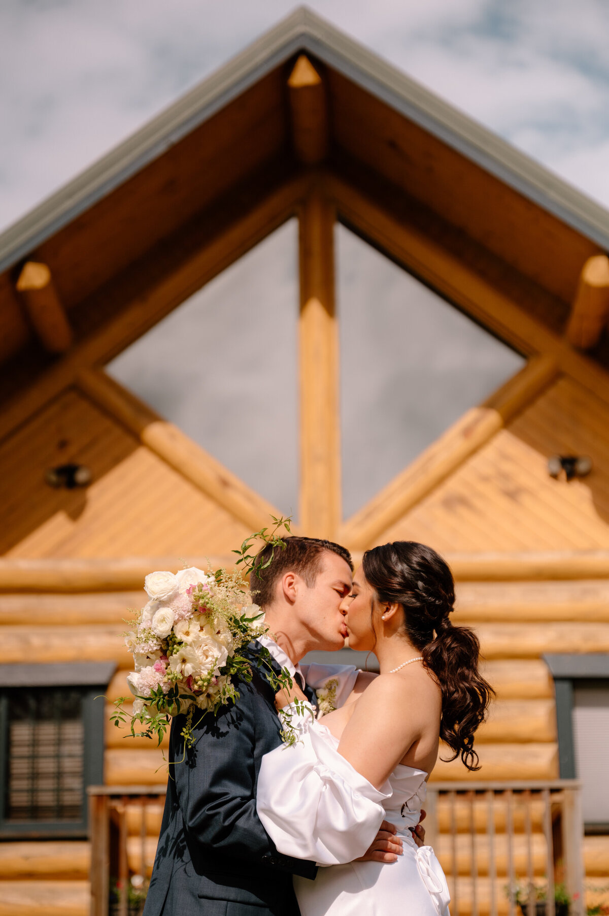cozy-cabin-and-mountain-elopement-julianna-mb-photography-22