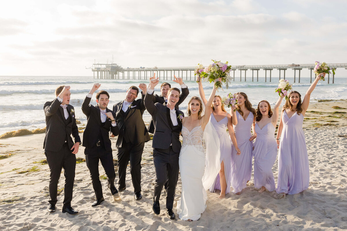 scripps-forum-wedding-party-on-la-jolla-beach-san-diego