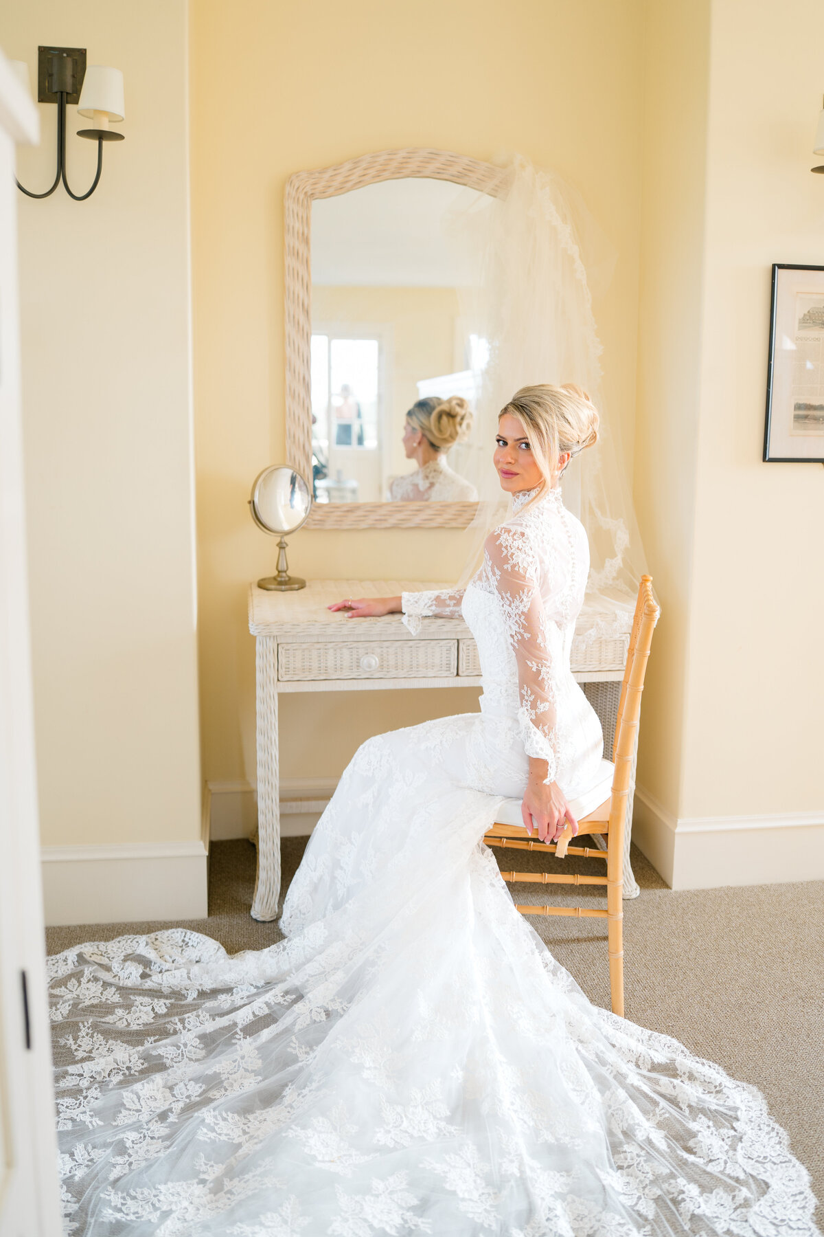 Caprio-Captured-Photography-J&R-NewportCountryClub-Wedding-236