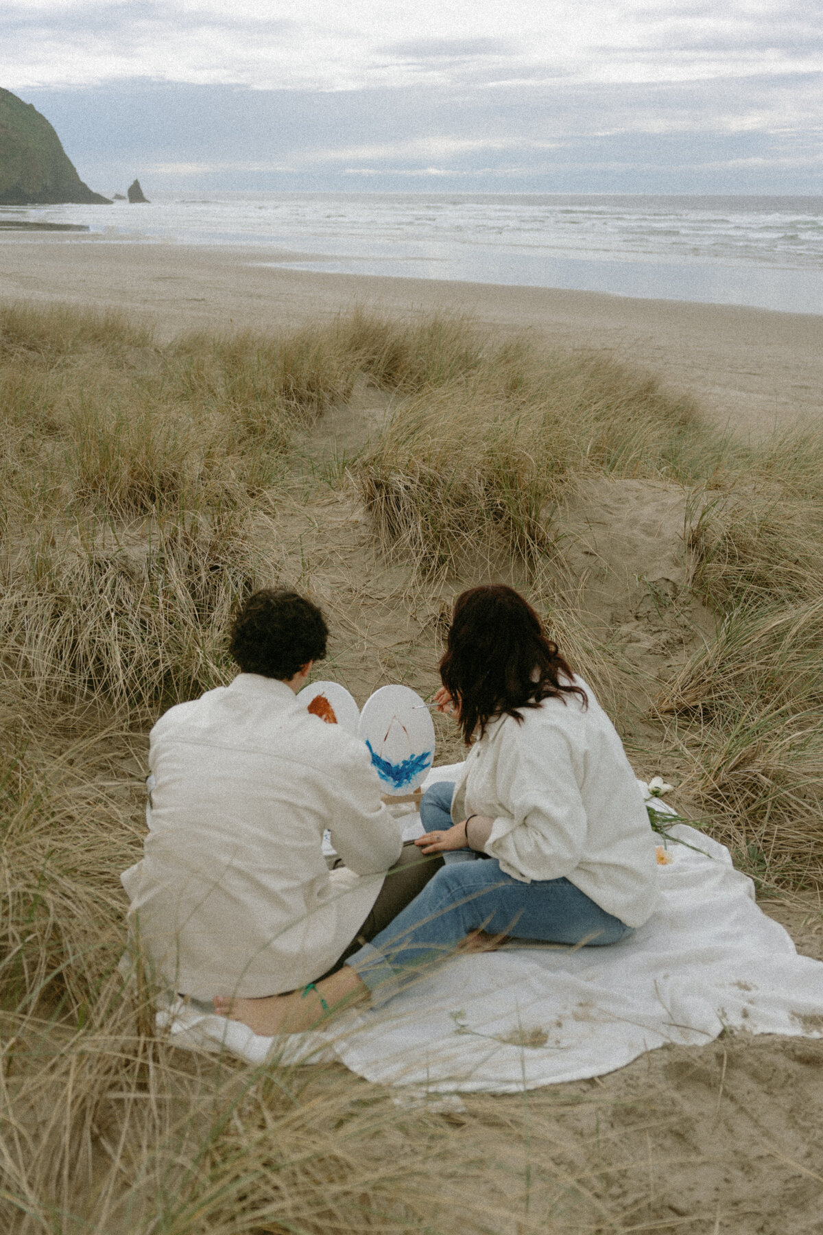 cannon beach - oregon documentary storytelling - couples sunset photos-37
