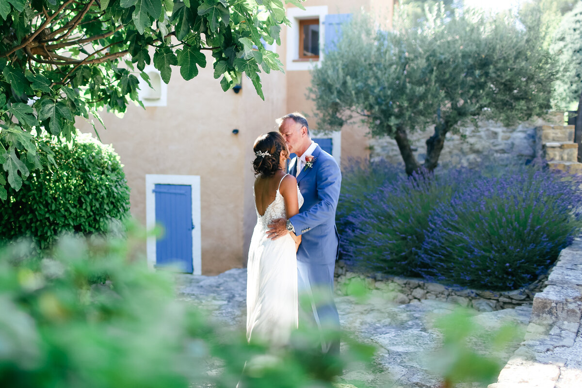 luxury-destination-wedding-le-castellet-provence-leslie-choucard-photography-42