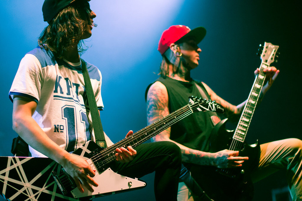 pierce-the-veil-vic-fuentes