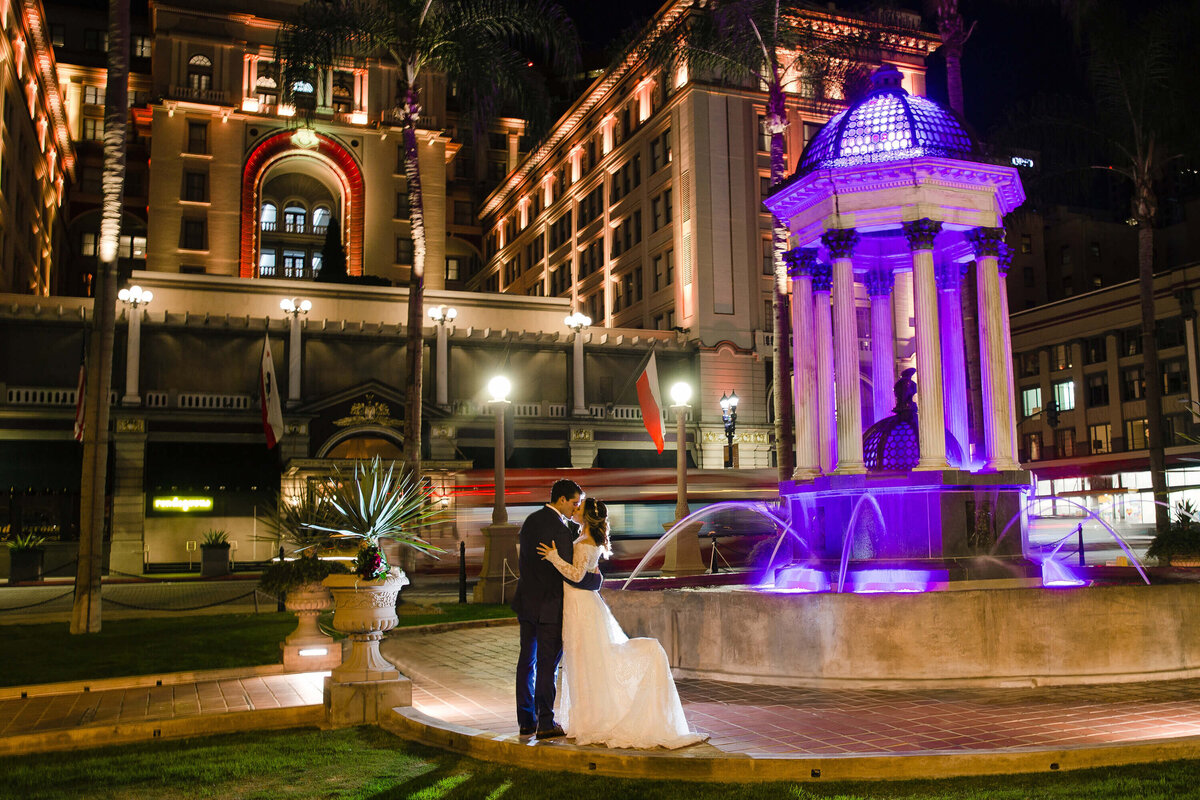 us-grant-hotel-wedding-photo-night-fountain-downtown-san-diego