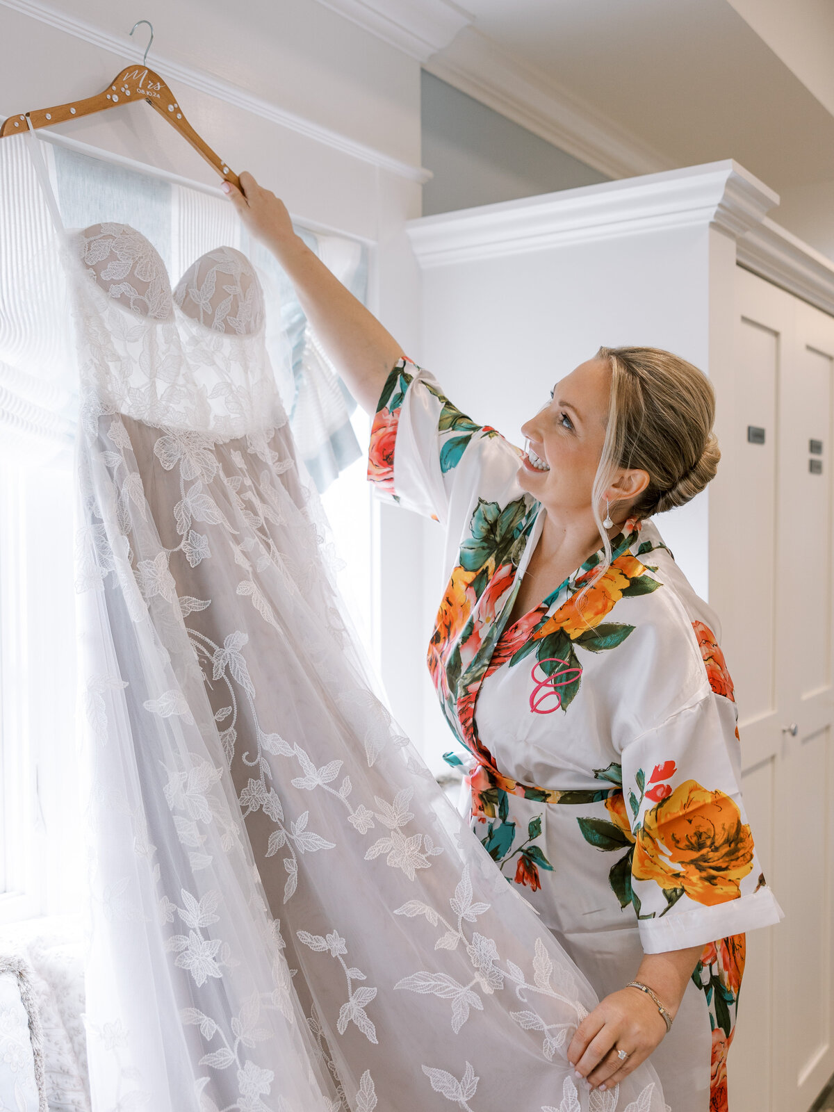 Anne-Troxel-Pittsburgh-Wedding-Photography-Pittsburgh-Field-Club-LGBTQ-Floral-timeless-photos-17