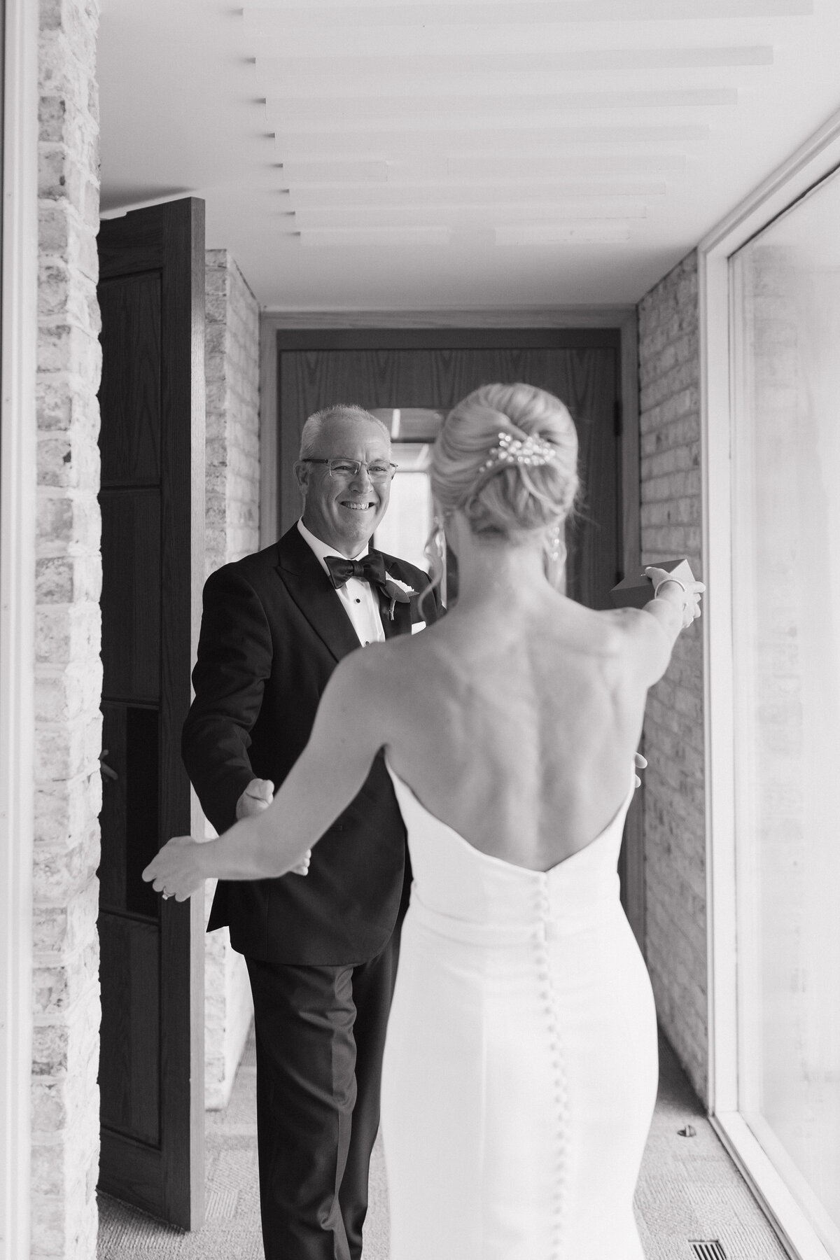 Black and white candid Indianapolis wedding photographer