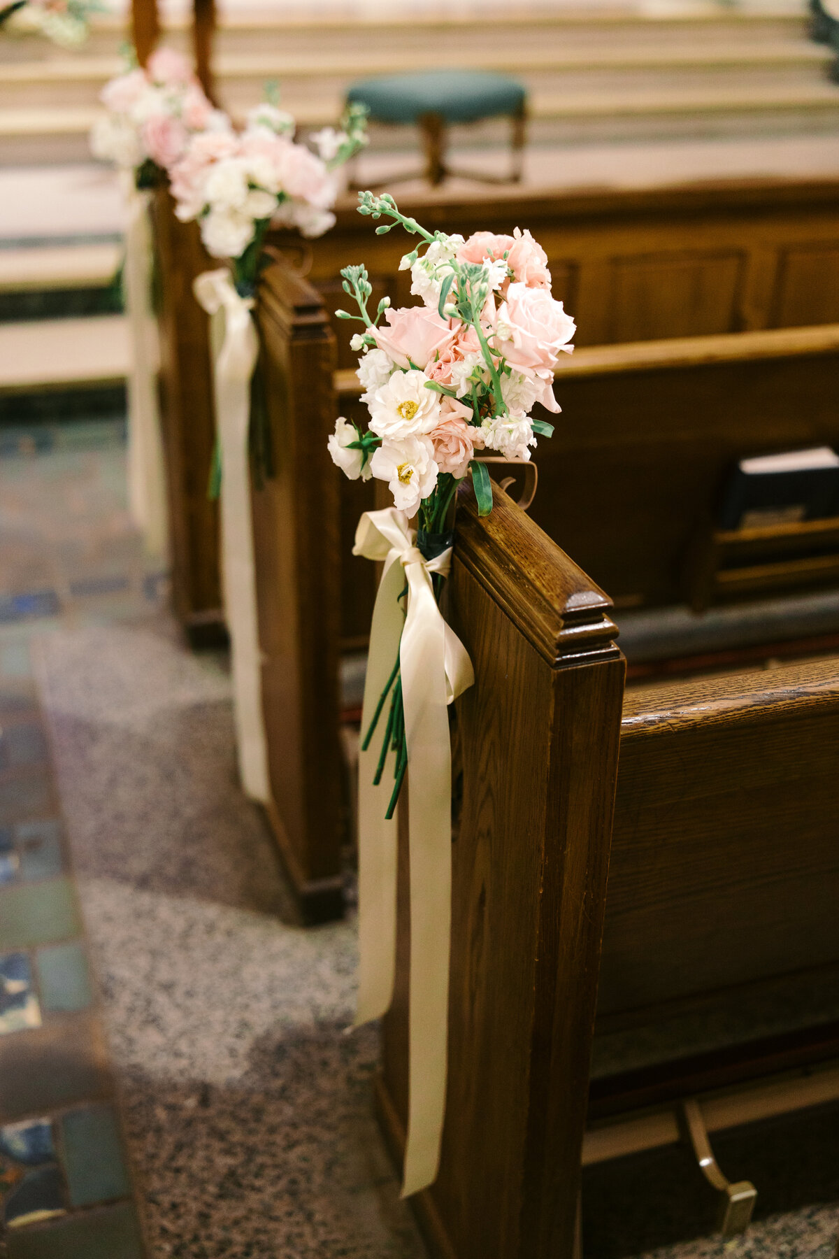 flowers-church-pew-wedding