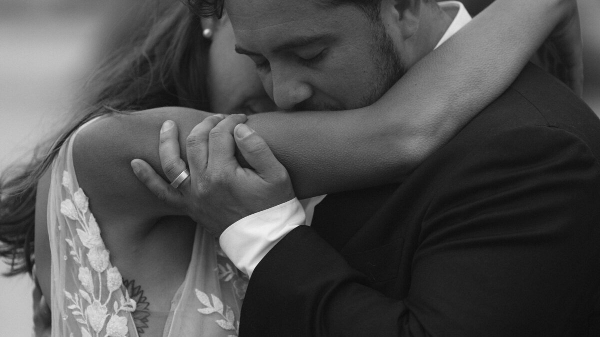 the_chaffins_international_destination_wedding_elopement_photography_photographers_sammie_chaffin_micah_editorial_adventure_engagement_photos6