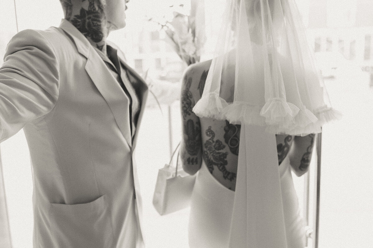 toronto-city-elopement-city-hall-edgy-nontradional-thedrake-rainy-day-cool-alternative-054