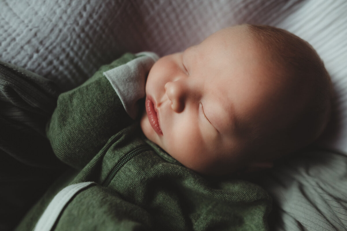 Lindsay-wilson-photography-in-home-newborn-20