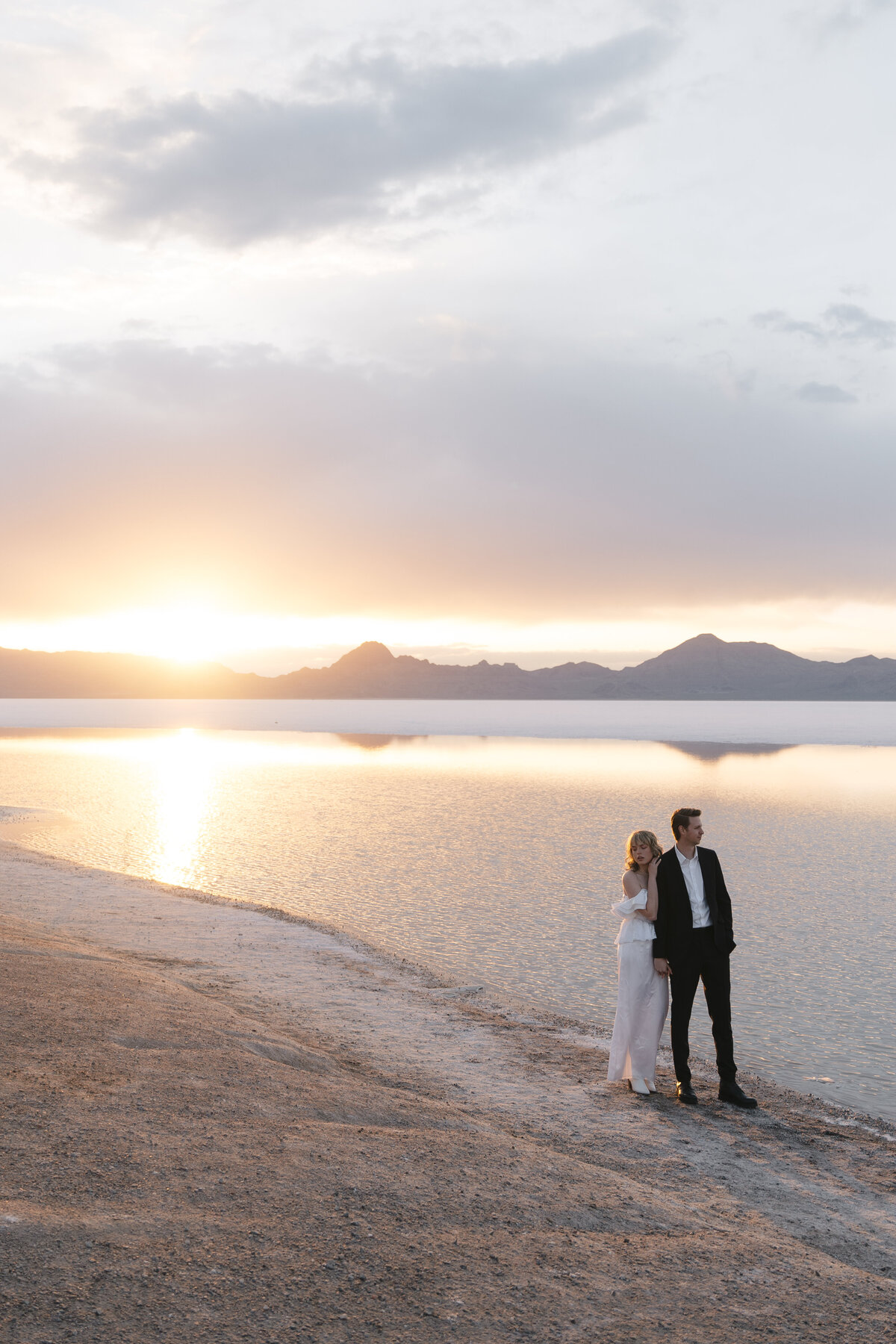 salt-flats-ut-wedding-photographer
