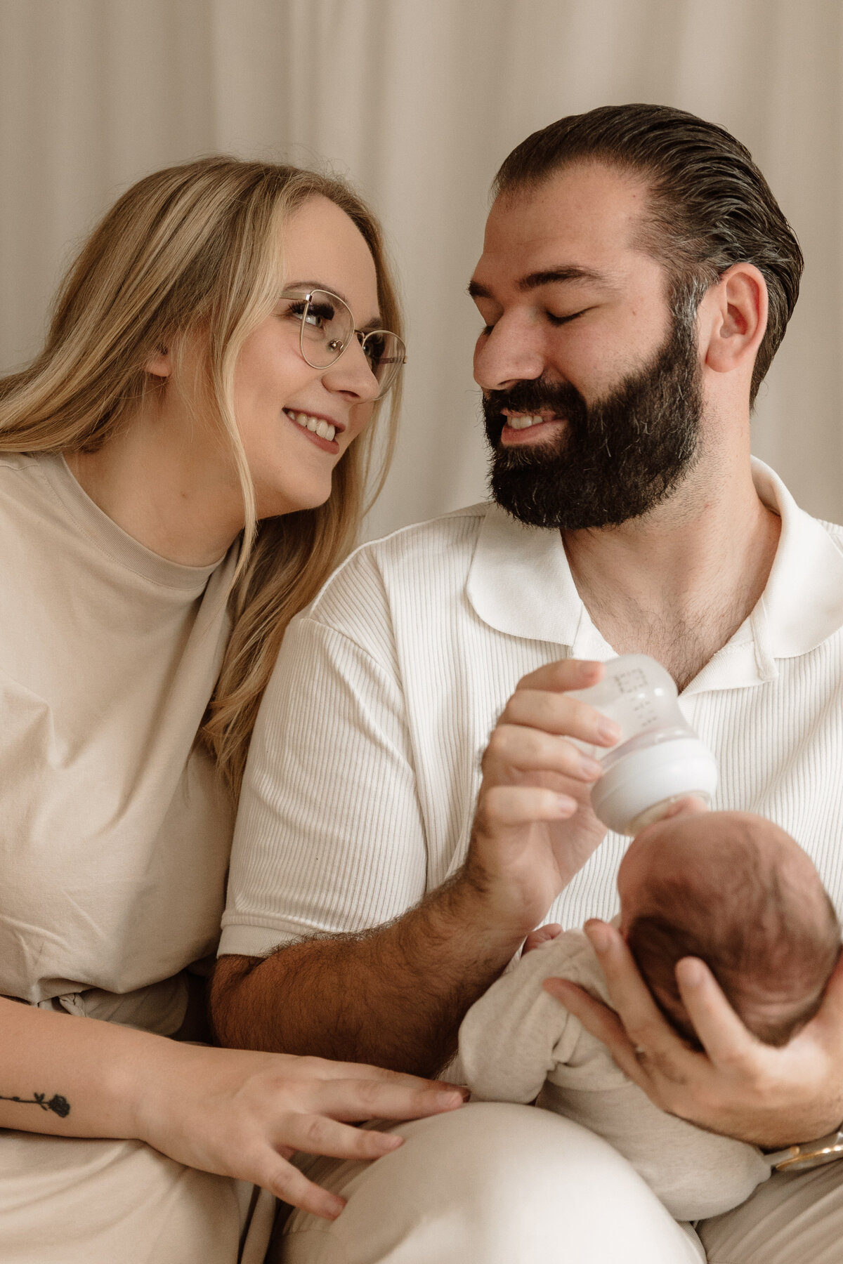 newborn fotograaf - zwangerschapsfotografie - videograaf - Sint-Niklaas - Pictures by Jess - mama en baby shoot