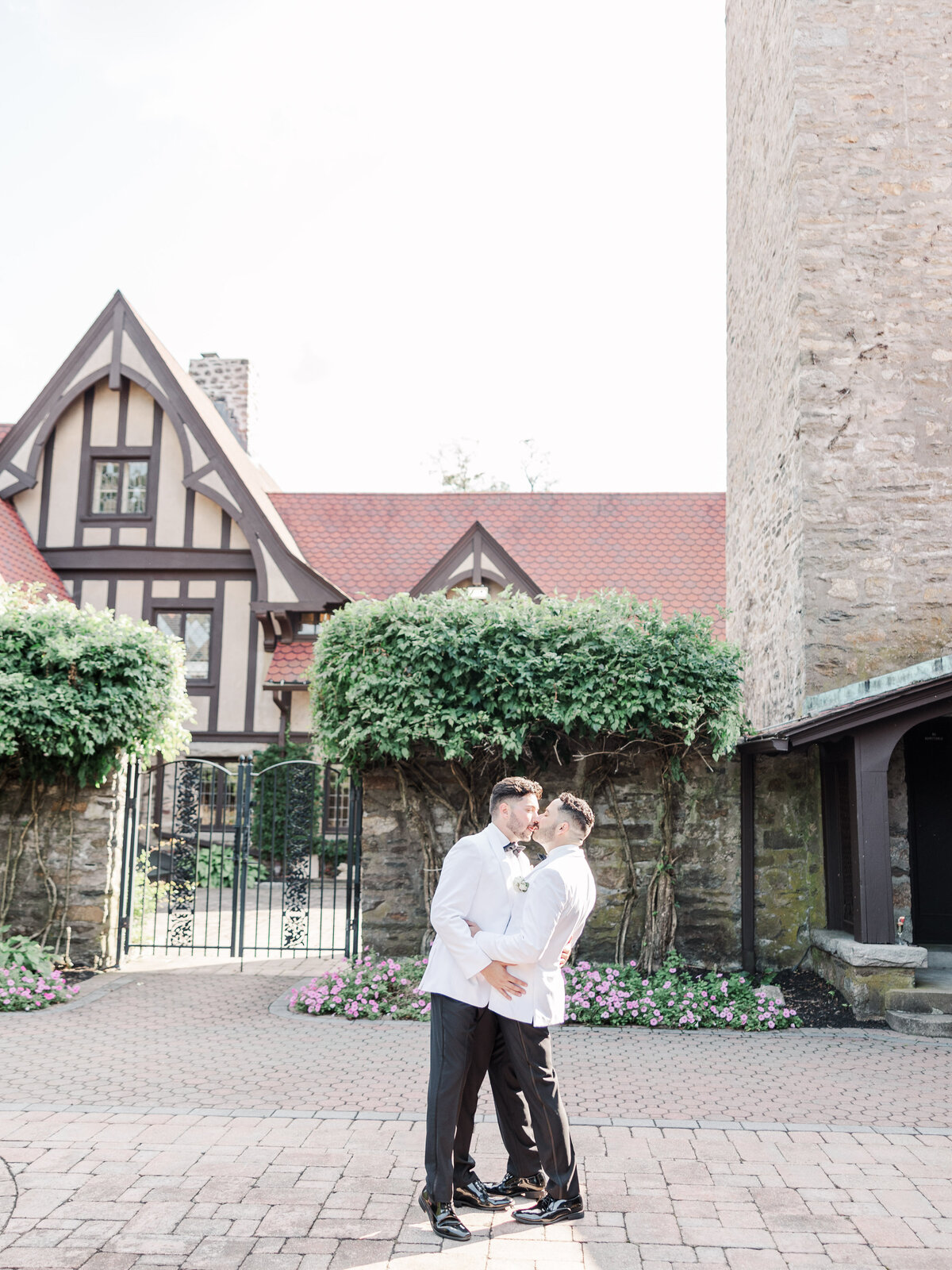 brittany-graf-photography-andrew-anthony-wedding-saint-clements-castle-portland-ct-44