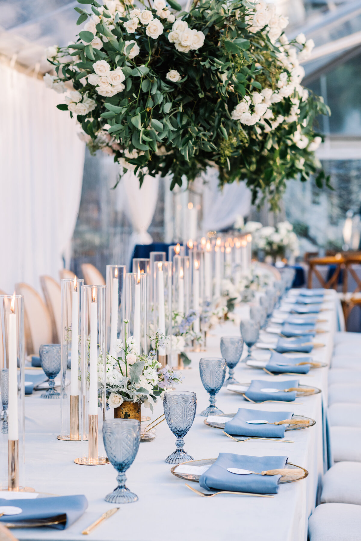 long-wedding-table-blue-white