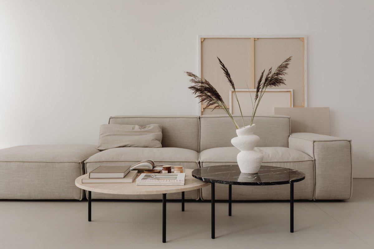 kaboompics_travertine-coffee-table-and-greige-linen-couch-28890