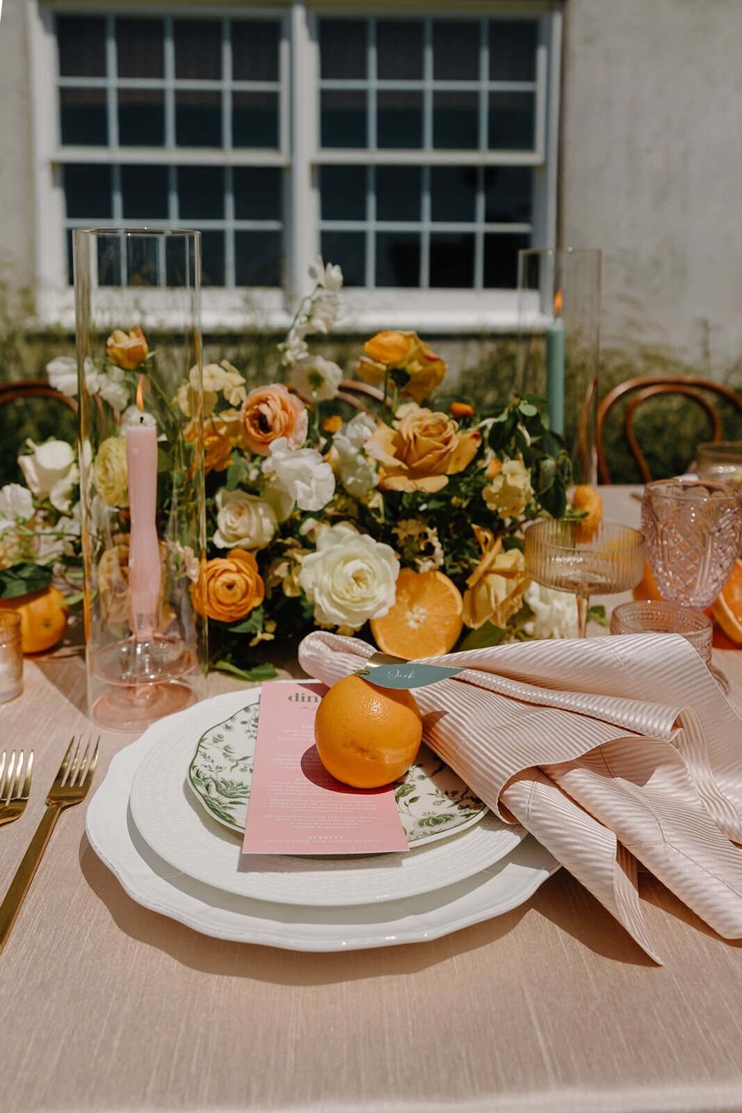 pink-citrus-tablescape