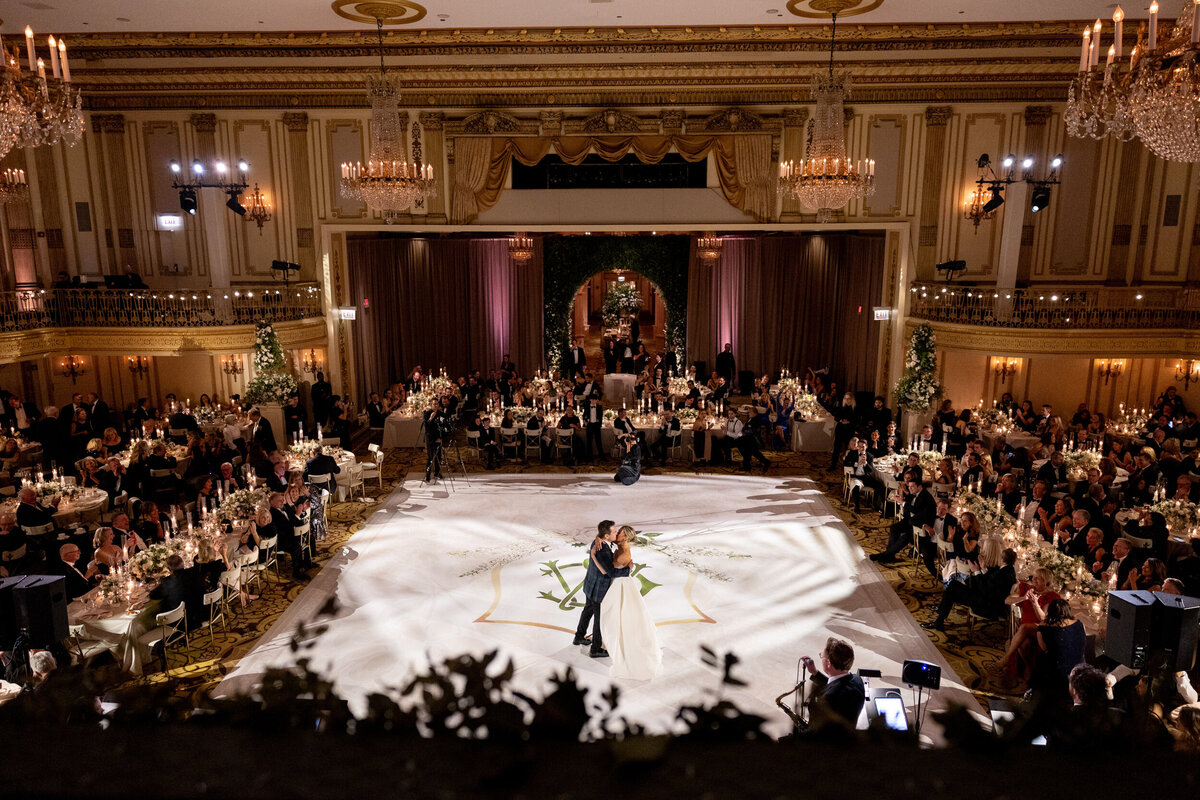 chicago-luxury-winter-wedding-at-old-st-pats-120