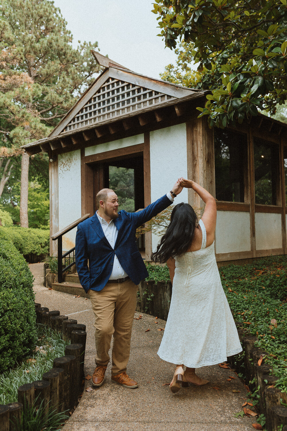 fort-worth-botanic-gardens-engagement-9