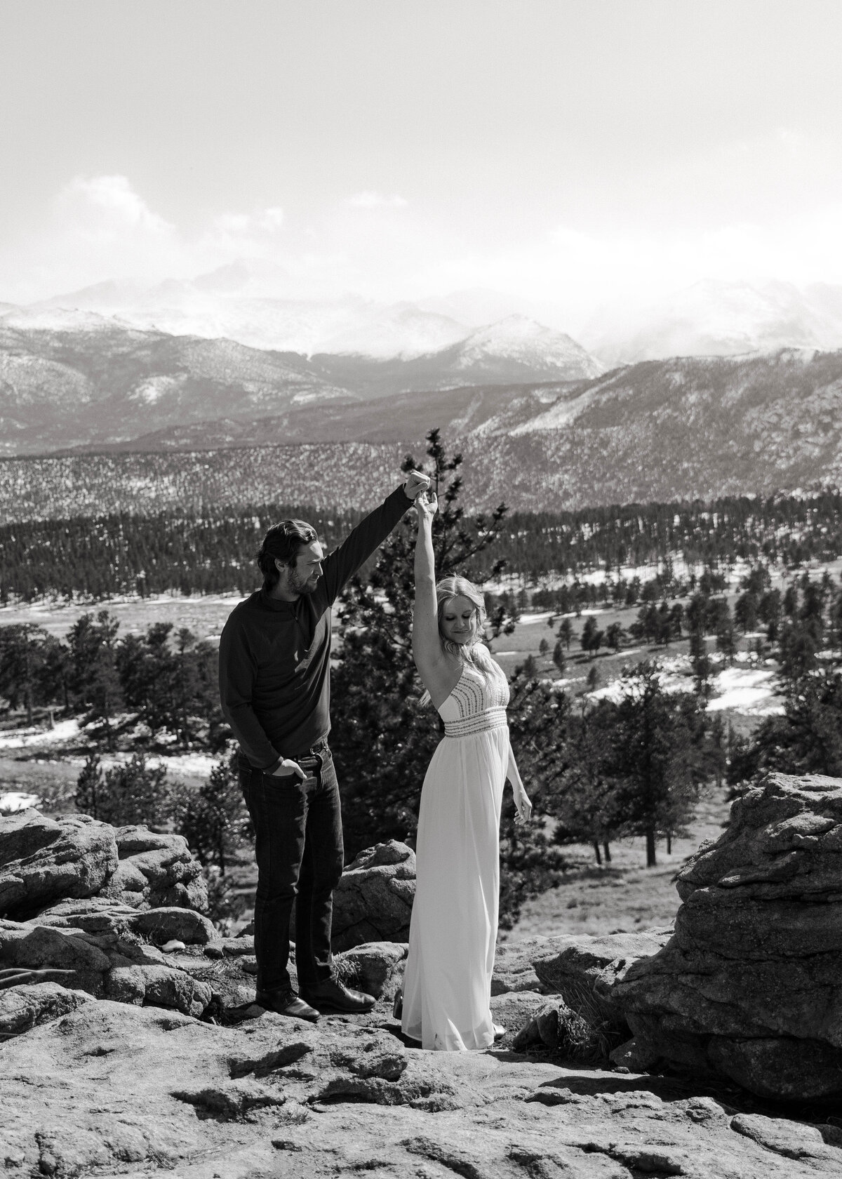 ashlynnshelbyphotograhpy_ 3m curve _ Rocky Mountain National Park Engagement Shoo-24