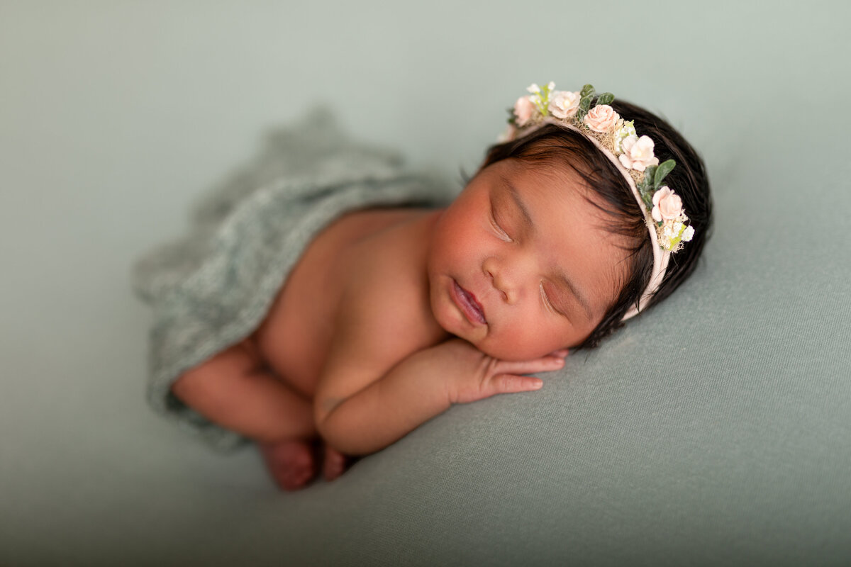 Newborn-studio-girl-teal colors