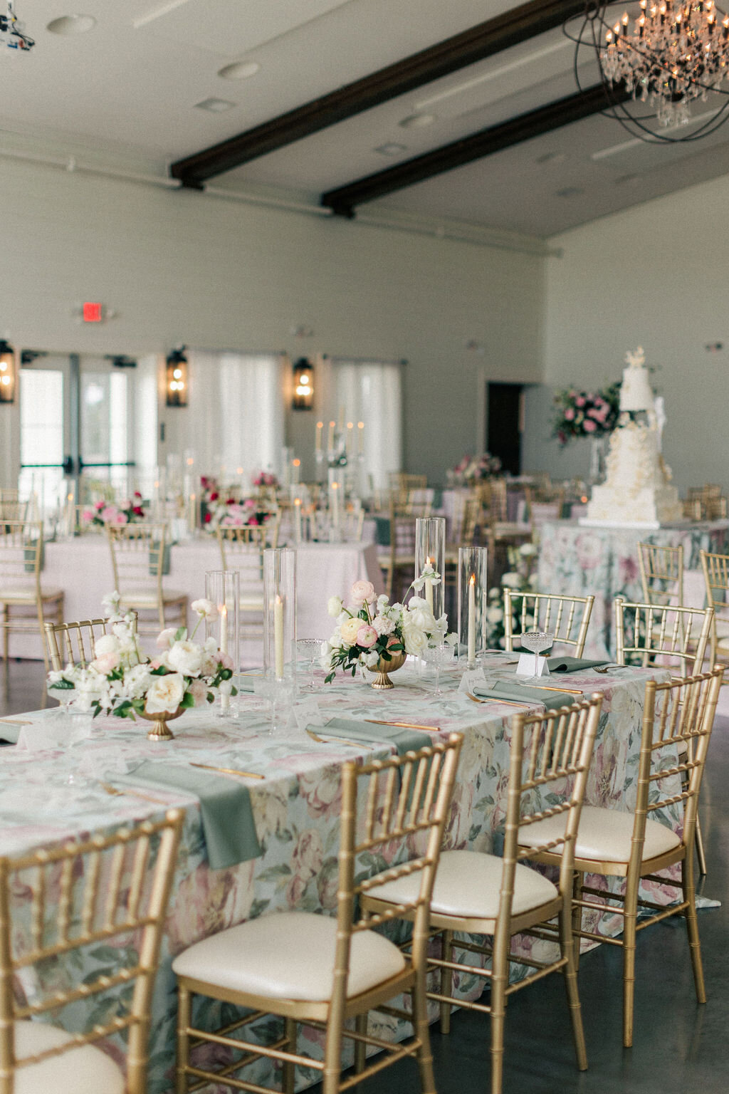 Frances_Floral_Wedding_Flowers_Ohio_Crimson_Lane