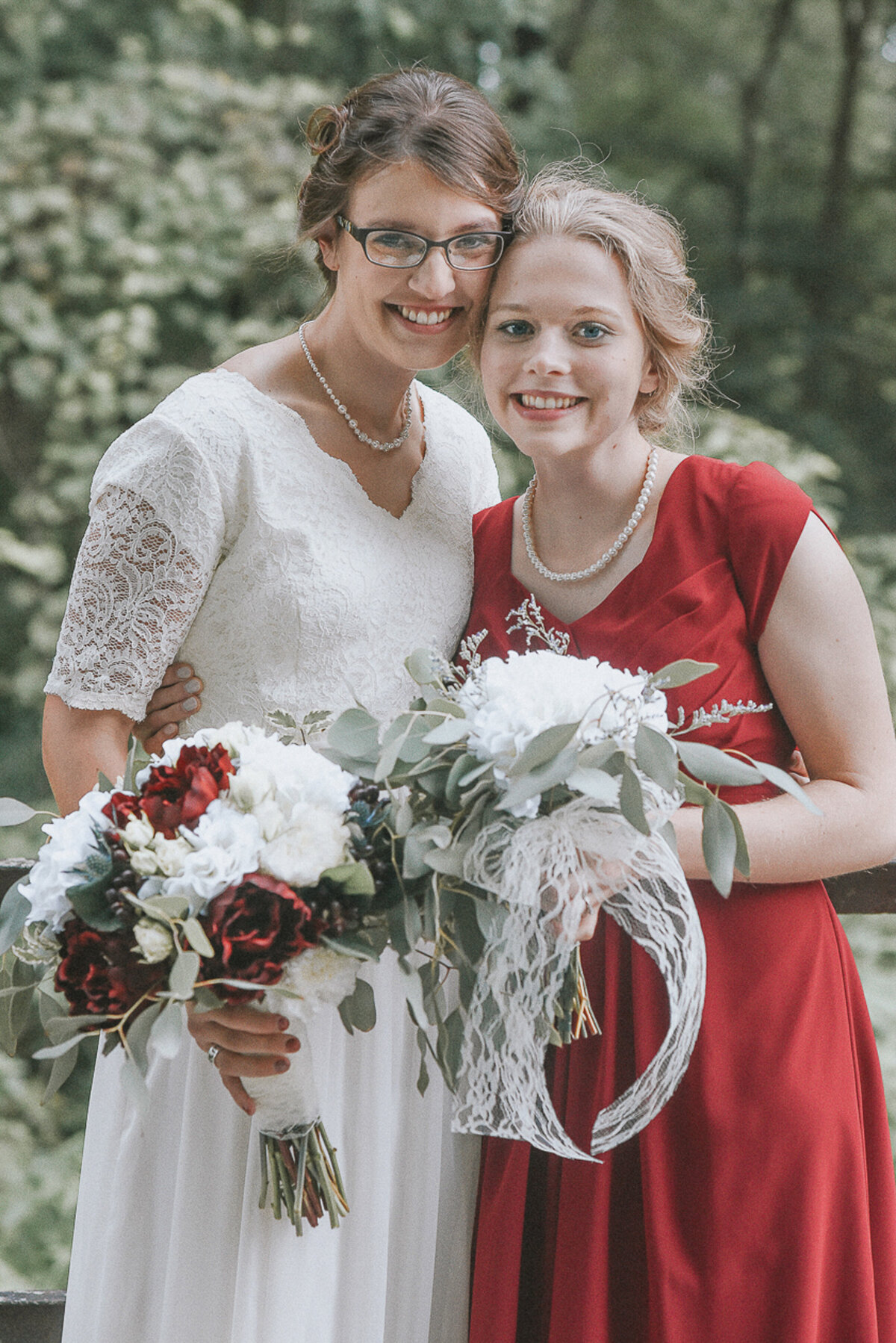 wedding bridal party | Iowa wedding photographer | Iowa Photographer | Playlife | Cedar Rapids | Iowa City | Kalona | Alaynna Ann Schwartz-37