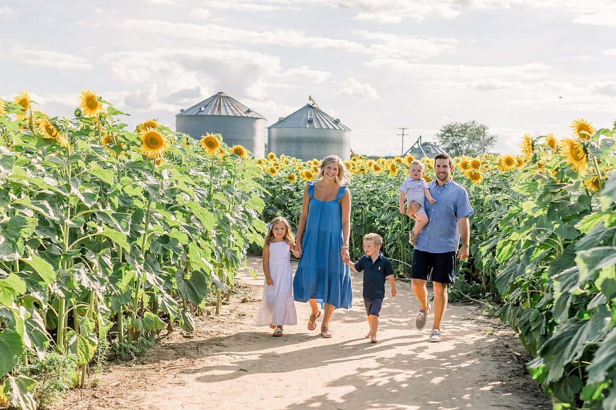 Sunflower-Fields-Family-Session-Wisconsin-72